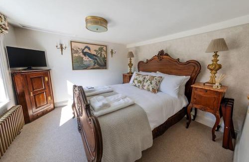 New Forest District House | Quaint 18th Century Cottage in Lymington