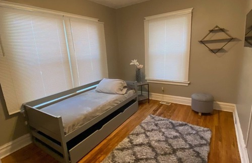 St. Louis House | Quaint 2 bd/1 ba home minutes from SLU & Downtown