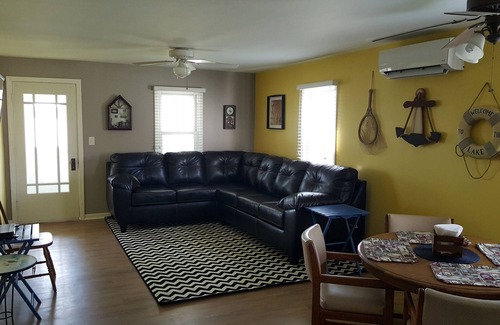 Sister Lakes House | Quaint and Roomy Cottage On Beautiful Dewey Lake!!