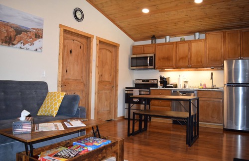 Cannonville Cabin | Quaint and spacious cabin in the heart of Bryce Canyon Country
