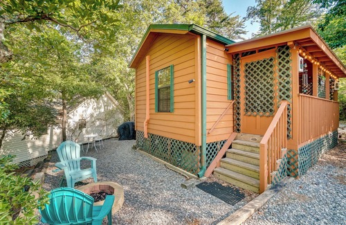 Cleveland Cabin | Quaint Cabin w/Pool + Lake Access, 7 Mi to Helen!