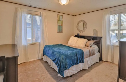 Colorado Springs Cottage | Quaint Cottage in Ivywild