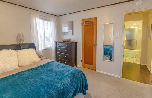 Colorado Springs Cottage | Quaint Cottage in Ivywild