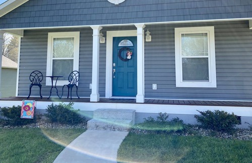 Landrum Cottage | "Quaint ~ Fresh ~ Convenient"