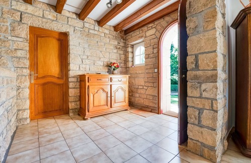 Logonna-Daoulas House | Quaint Holiday Home in Logonna-Daoulas near Sea