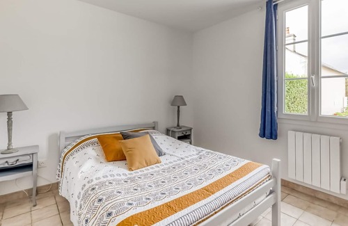 Tracy-sur-Mer House | Quaint Holiday Home in Tracy sur Mer near Seabeach