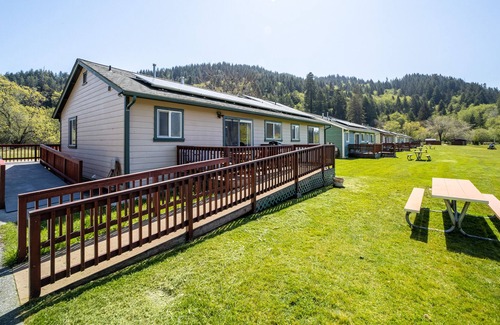 Orick House | Quaint Retreat Near Town w/ Gas Grill, Deck & Free WiFi - State Parks Nearby