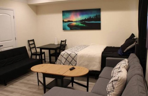 Federal Hill Apartment | Quaint Studio @ Discount in Fed Hill, Pets Allowed
