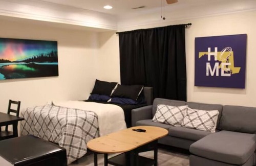 Federal Hill Apartment | Quaint Studio @ Discount in Fed Hill, Pets Allowed
