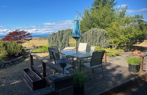 Regional District of Nanaimo House | Qualicum Bay Beach House