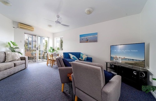 Scarness Apartment | Quality Esplanade Apartment