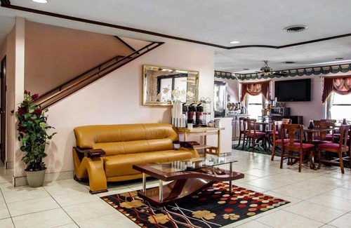 Arcola Hotel | Quality Inn Arcola