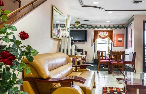 Arcola Hotel | Quality Inn Arcola