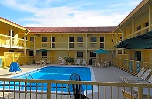 Harlingen Hotel | Quality Inn Harlingen