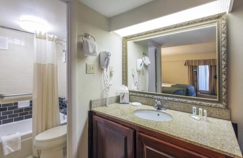 Historic District - North Hotel | Quality Inn Savannah Historic District