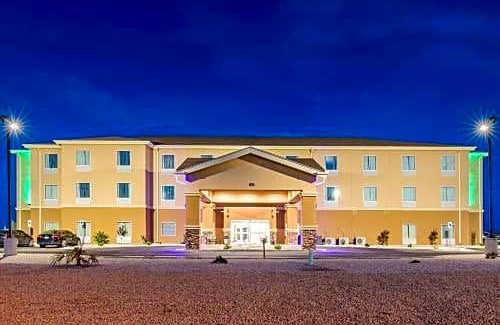 Carlsbad Hotel | Quality Inn & Suites