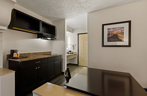 Traverse City Hotel | Quality Inn Traverse City