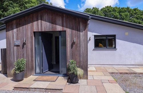 Honiton Cottage | QUANTOCK BARN, pet friendly, country holiday cottage in Honiton