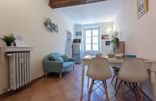Historic Centre Apartment | Quartieri Central Home by WonderfulItaly