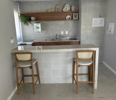 Ondina Apartment | Quarto e sala em Ondina, Salvador, Bahia, decorado
