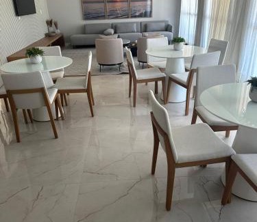 Ondina Apartment | Quarto e sala em Ondina, Salvador, Bahia, decorado