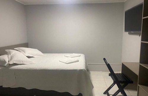 Vila Yolanda Apartment | Quarto Espaçoso no Centro de Foz