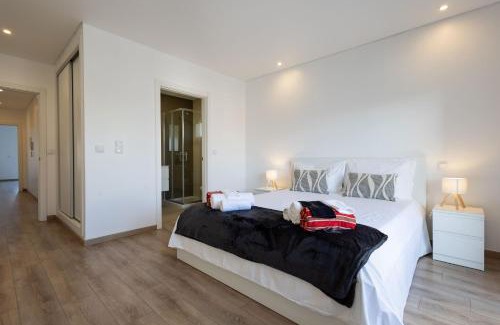 Seixal House | Quarto Piscina aquecida e Casa de banho Privativa