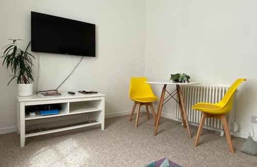 Central Aberdeen Apartment | Quay Apartment with parking