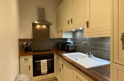 Central Aberdeen Apartment | Quay Apartment with parking