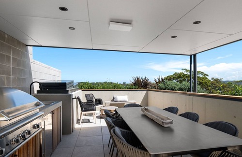 Newport House | Qubec DIX by Palm Beach Holiday Rentals