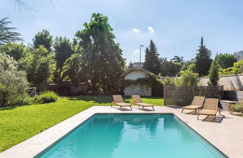La Demi - Lune Villa | Queen - British garden residence with swimming pool
