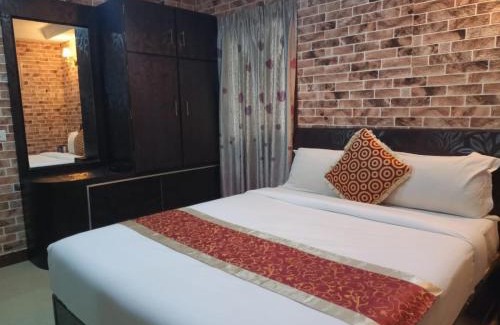Tiruchirappalli Hotel | Queen Emperor