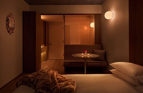 Bowery Hotel | Queen Great View, Public Hotel New York, Pets Allowed, Minutes from Central Park