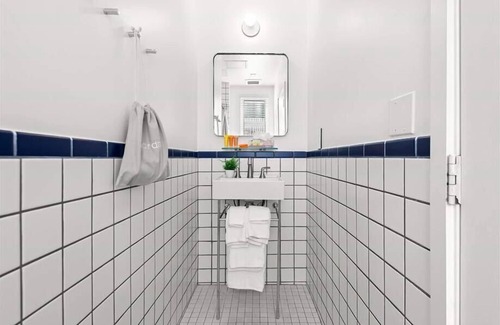 West Avenue Hotel | Queen Jr Studio w/Hotel-style Amenities + Free Toiletries