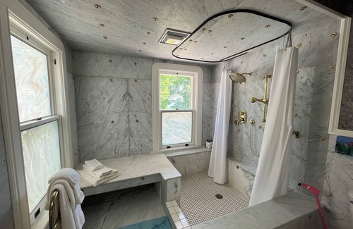 Bayfield Bed & Breakfast | Queen's View B&B- Queen's Room, Sauna, Pool, Garden, Lake Views, Bayfield, WI