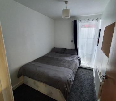 Darlington Apartment | Quiet 2 bedroom flat in Darlington with free parking, wi-fi and more
