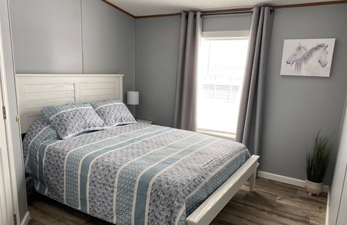 Laurens House | Quiet 3/2 on hobby horse farm.
