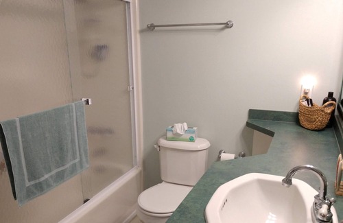 Gulf Breeze Condo | Quiet and cozy apartment on the sound