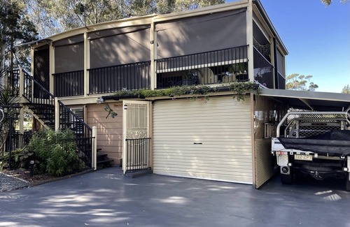 Brisbane Waterfront House | Quiet and relaxing unit