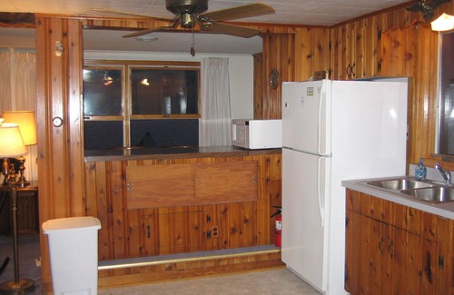 Town of Yates Cottage | Quiet and relaxing getaway by the lake