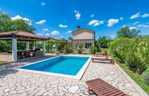 Brgod Villa | Quiet and secluded, minutes to beach, private pool in a wonderful garden