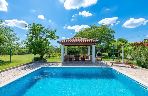 Brgod Villa | Quiet and secluded, minutes to beach, private pool in a wonderful garden
