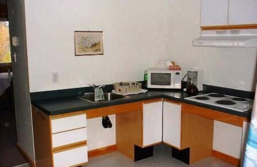 Magnetawan Hotel | Quiet Bay Inn & Café