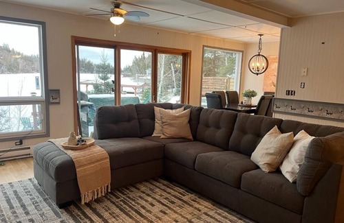 Whiteshell Cabin | Quiet Bay West Hawk Cottage