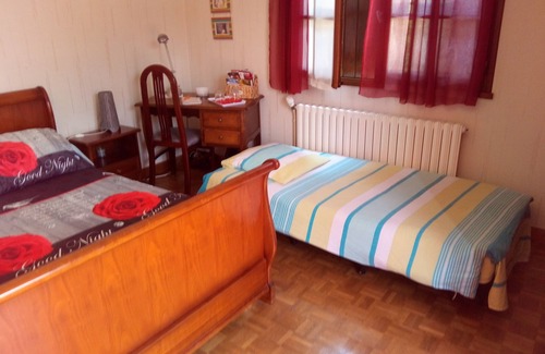 Amaye-sur-Orne Bed & Breakfast | Quiet bed and breakfast with terrace