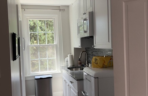 Tuscarora Bed & Breakfast | Quiet Central, Historic Farmhouse, Bed & Breakfast Suite - Suite 2 (NEW!)