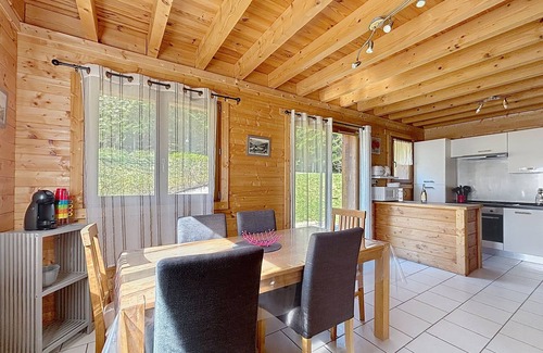 Travexin Ski Chalet | Quiet chalet on the edge of the forest at the gateway to the valleys