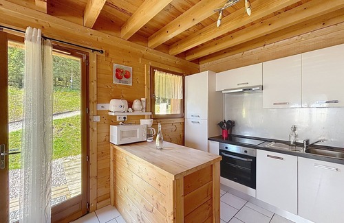 Travexin Ski Chalet | Quiet chalet on the edge of the forest at the gateway to the valleys
