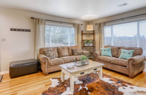 McKinleyville House | Quiet & comfortable house w/gas grill - drive to beaches & amazing sunset spots!