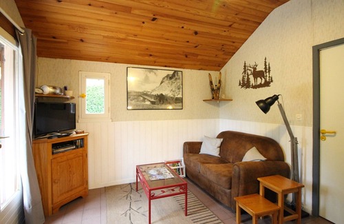 Murat-le-Quaire House | Quiet cottage with enclosed garden, pets allowed, parking, 2 km from La Bourboule center